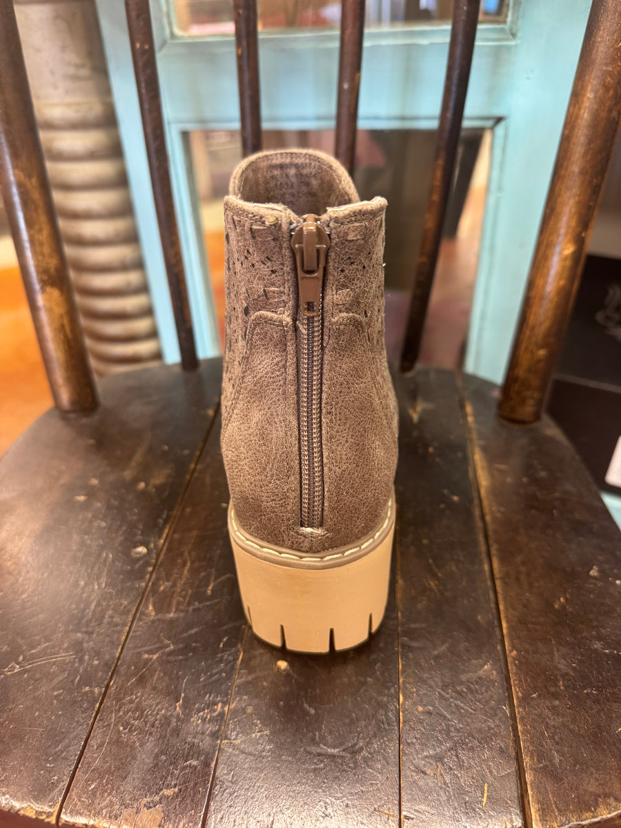 Very G Aryana Taupe Boot