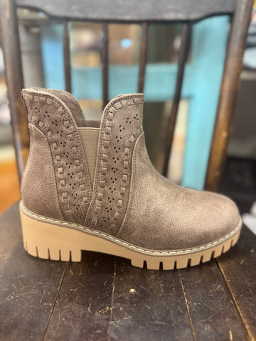 Very G Aryana Taupe Boot