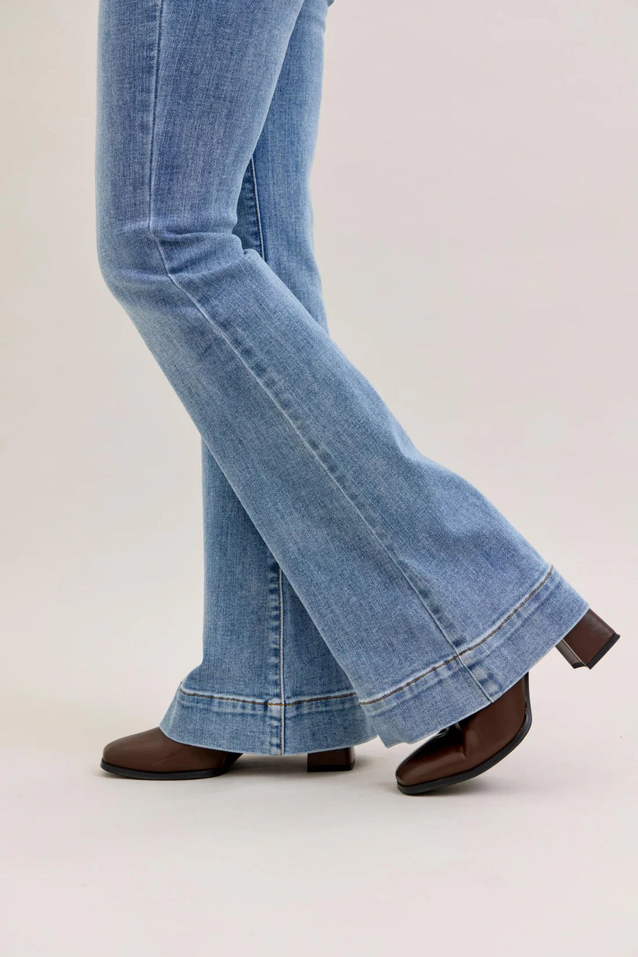 Judy Blue Amelia Mid Rise Flare